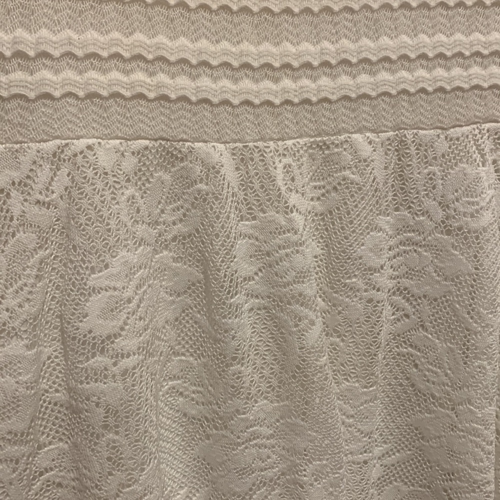 White dress - Picture 4 of 10